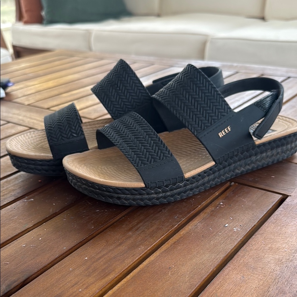 Reef Water Vista Black Sandals